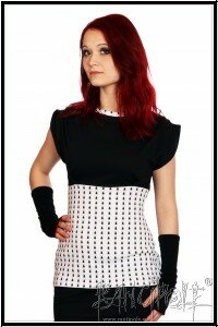 "Pixie"-Top in schwarz und Käfer-Motivstoff aus Bio-Jersey